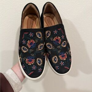 Rockport Black Floral Embroidered Loafers 7.5